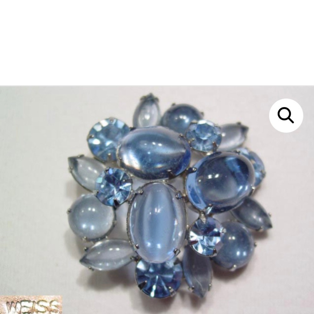 Vintage Weiss Chunky Baby Blue Pin